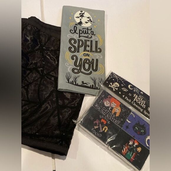 Halloween Decor Lot of 3 Disney Towel, Hocus Pocus Sponges, Table Runner EUC - Picture 1 of 16